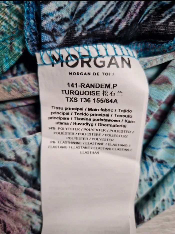 Robe Morgan taille XS
Nœud à attacher dans le dos
Poches sur le devant - photo numéro 2