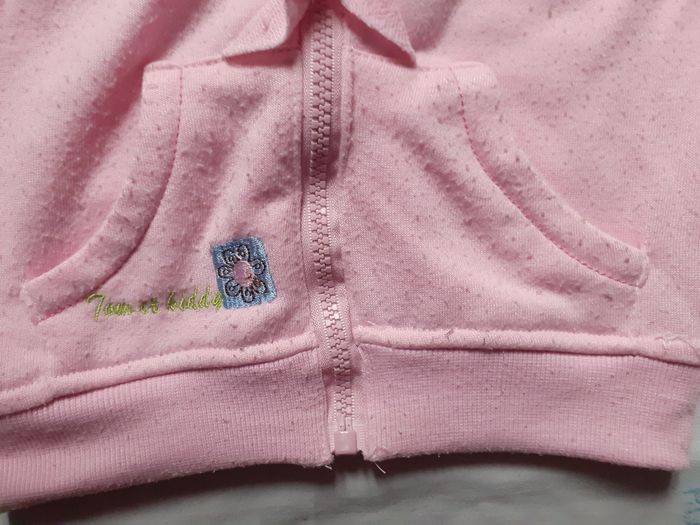 Veste rose à capuche avec poches ventrale arrondies - photo numéro 3