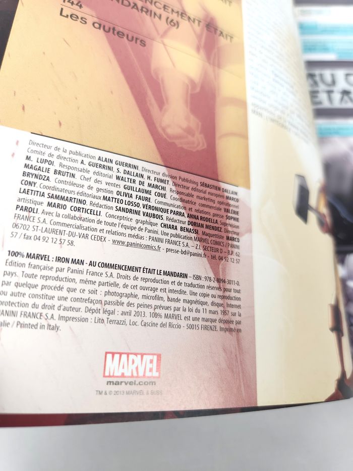 Comic Book Iron Man : Au Commencement Était le Mandarin - Panini Comics - 2020 - photo numéro 3