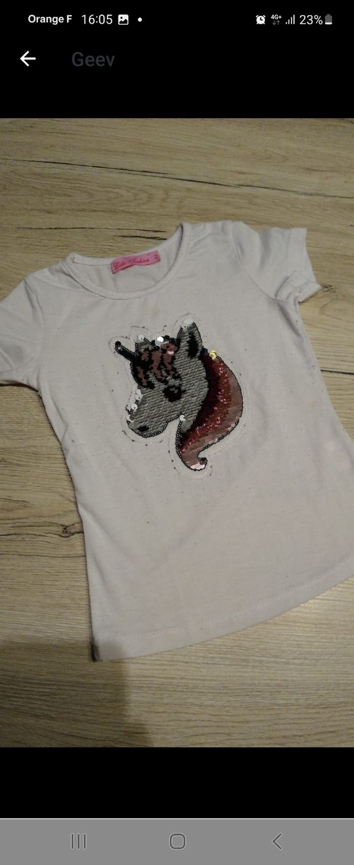 Lots de deux t shirts filles