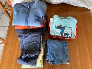 Gros lot vêtement enfant 6 ans 16pcs 15le lot