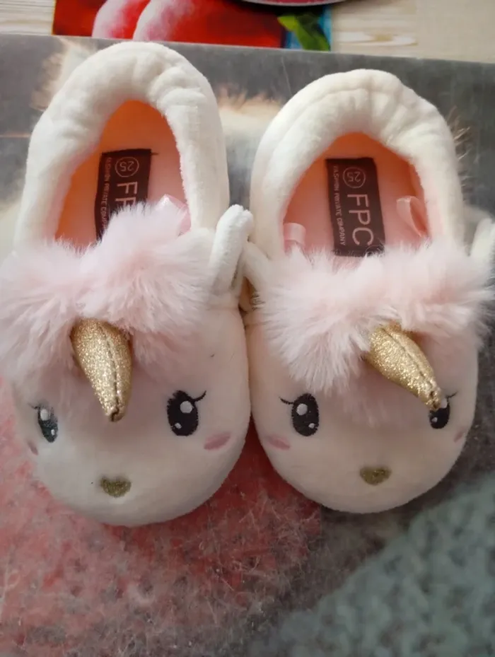 Chaussons licorne pointure 25