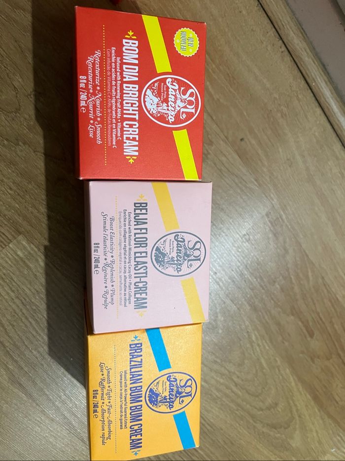 / Crèmes corporelles Sol de Janeiro Brazilian Bum Bum Cream crème raffermissante et lissante fesses et hanches