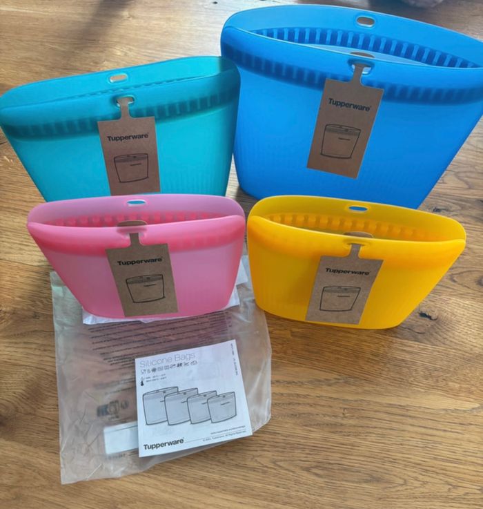 4 Ultimate silicone bag Tupperware neuf