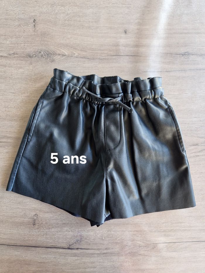 Short simili cuir 5 ans