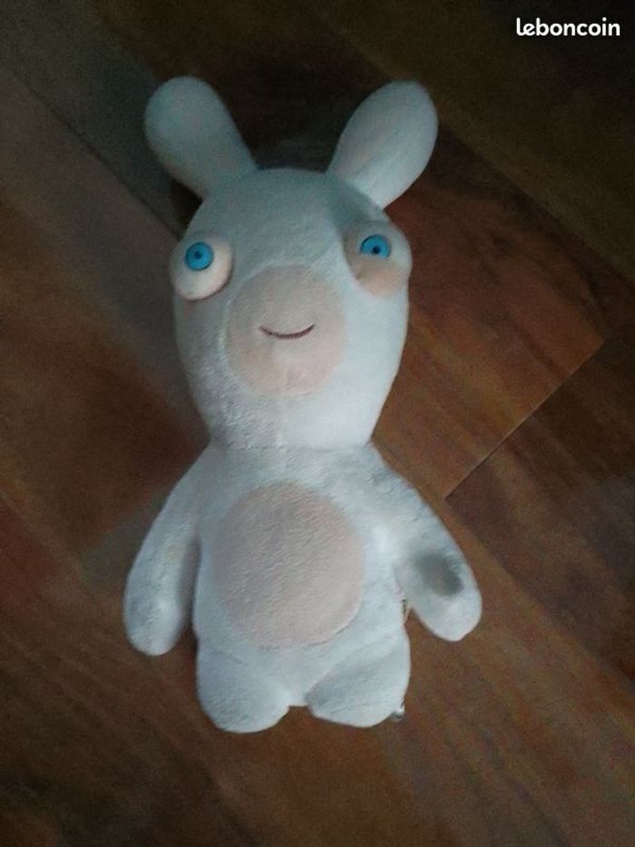 Peluche lapin crétin