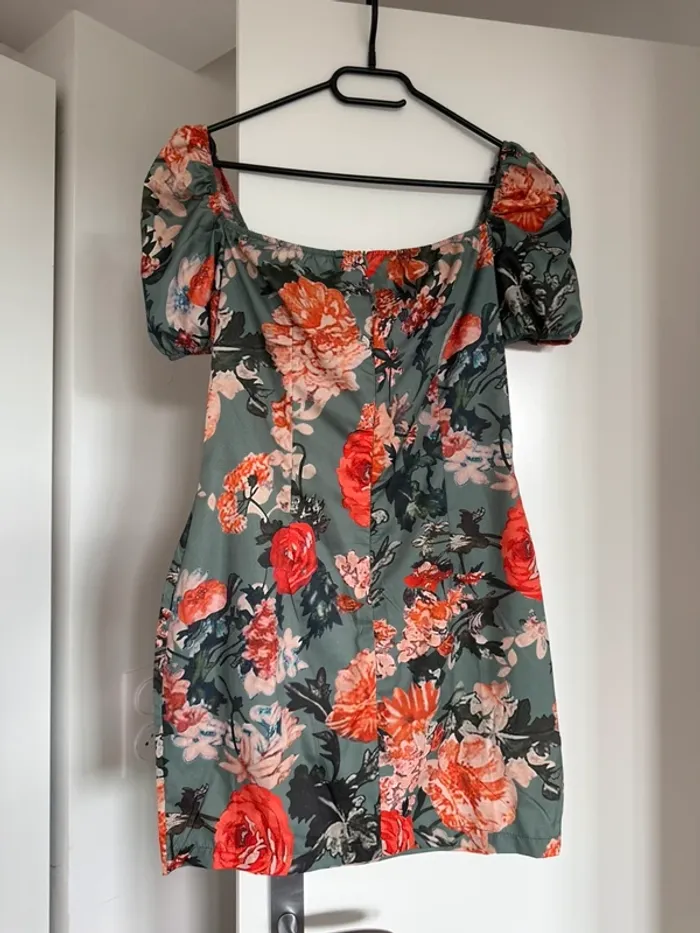 Magnifique robe fleurie neuve L/40 - photo numéro 3