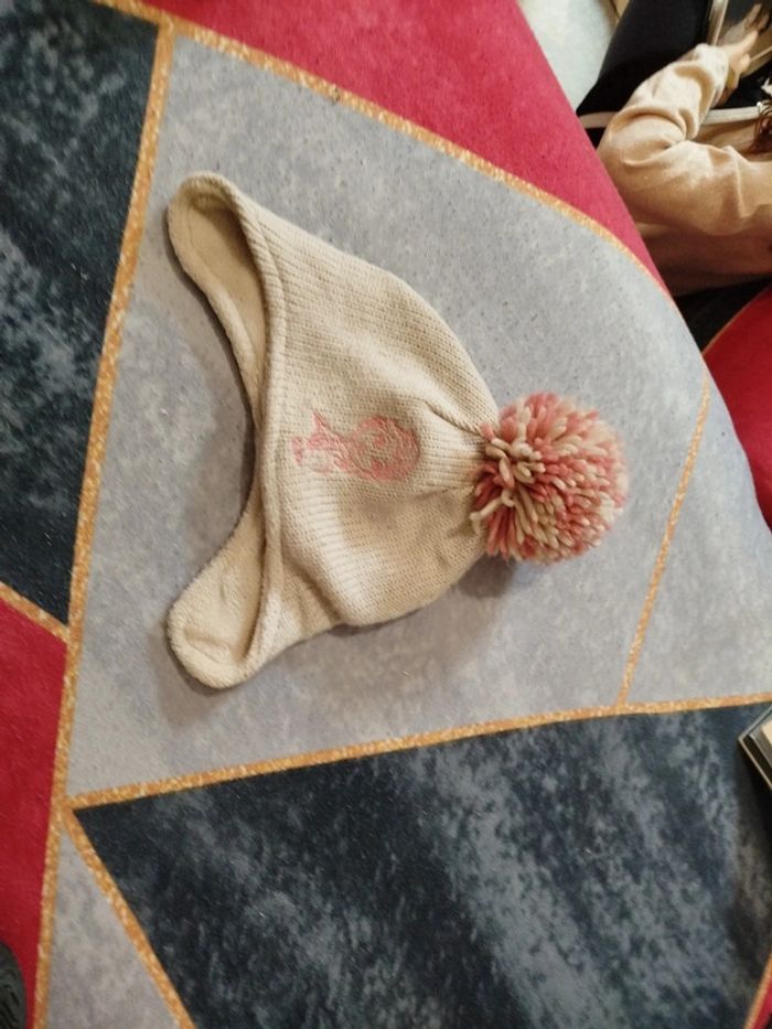 Lot 23Bonet 2-3ans et 4-5ans - photo numéro 2