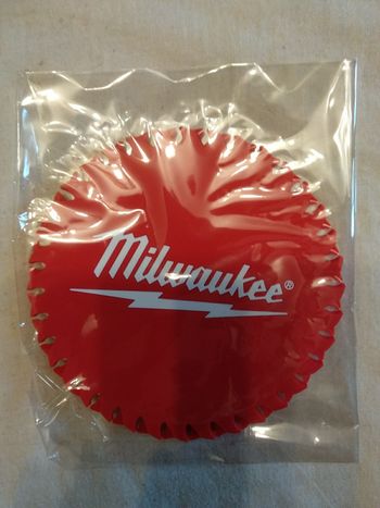 2 sous verres Milwaukee neufs