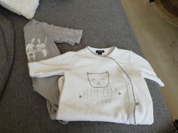 Lot deux pyjamas kiabi 1 mois