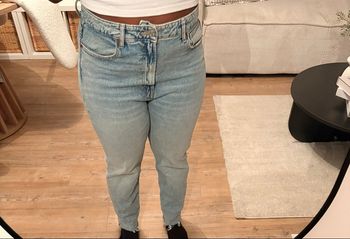 Jean achète chez Zara 