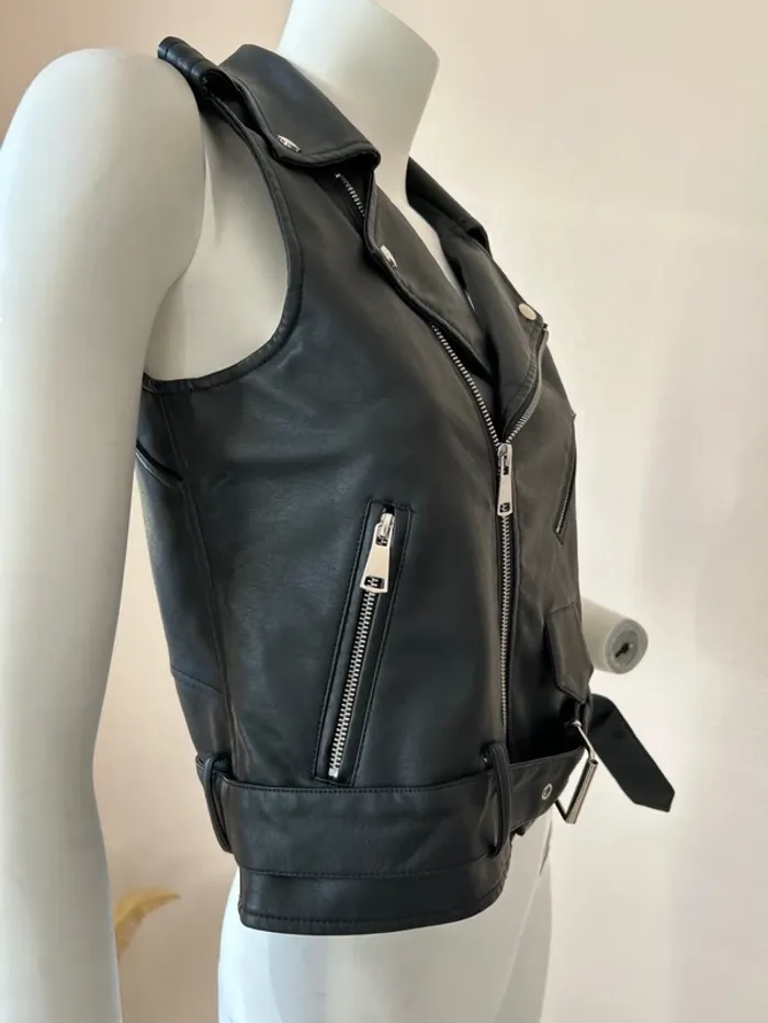 Veste similicuir courte état neuf - photo numéro 3