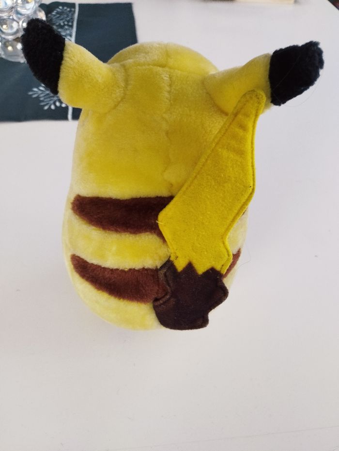 Peluche pokémon Pikachu - photo numéro 9