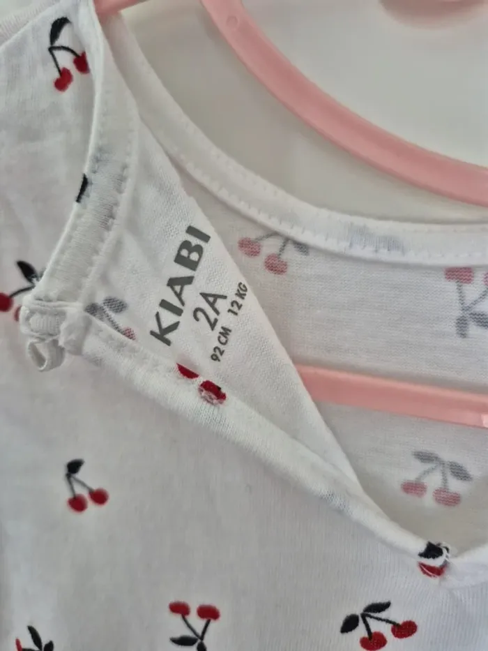 Robe kiabi 2 ans 24 mois blanches avec motifs cerises - photo numéro 4