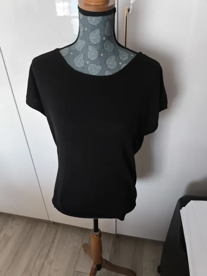 T-shirt avec fermeture dans le dos