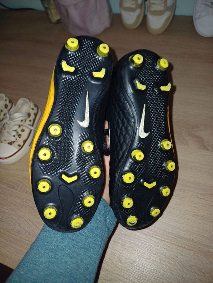 Chaussures de foot 32 nike - photo numéro 4