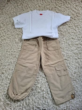 Ensemble pantalon, tee-shirt et polo