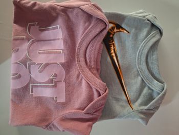 Lot de 2body Nike 1mois