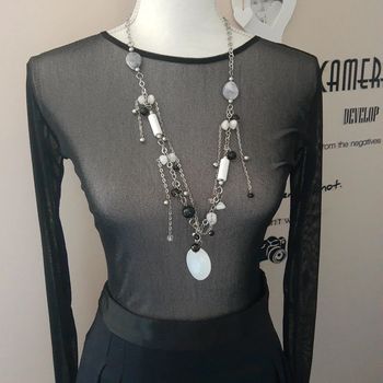 Long sautoir fantaisie fantaisie blanc noir argent