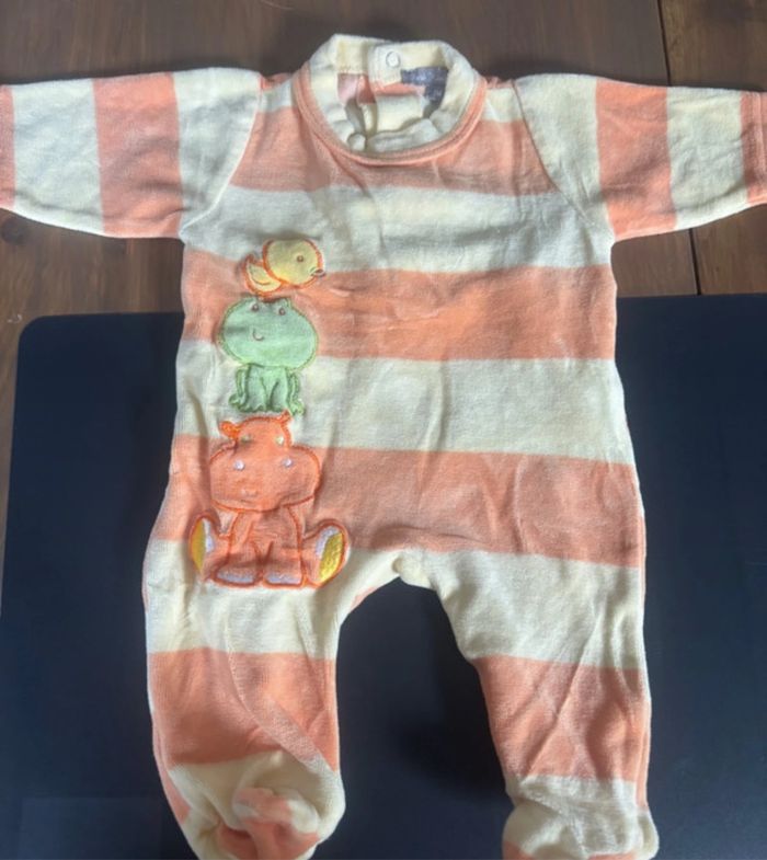 Lot de 5 pyjamas en 1 mois - photo numéro 4