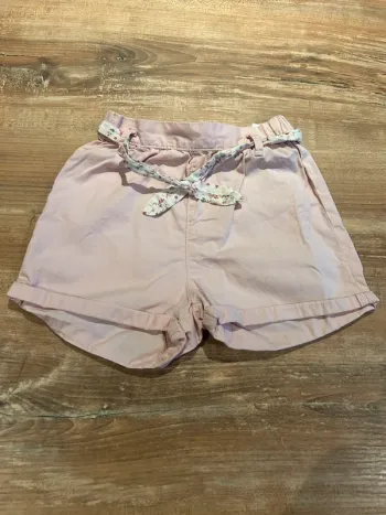 Short rose avec ceinture fleurie 4 ans