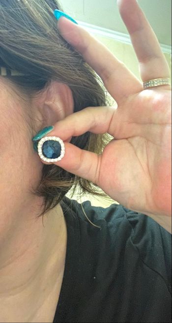 Boucles d’oreilles NEUVES pour femme forme ronde couleur bleu et à strass