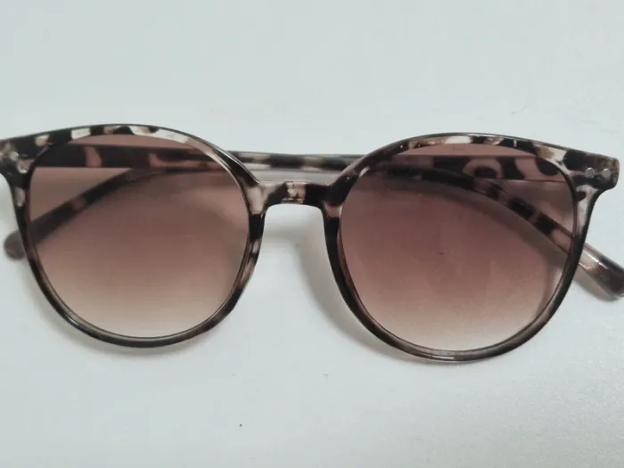 Lunettes de soleil - photo numéro 2