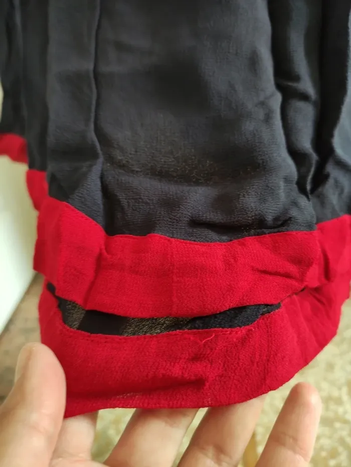 Robe noire et rouge derby - photo numéro 7