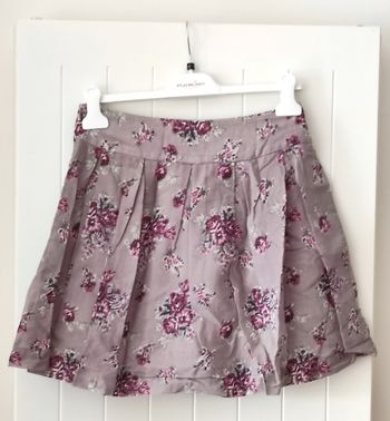 Jupe courte plissée femme taille grand 38 – motif floral, satinée