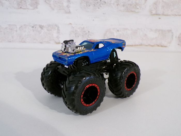 Monster Trucks - Hotwheels - Hot Wheels - Flamme (J14)