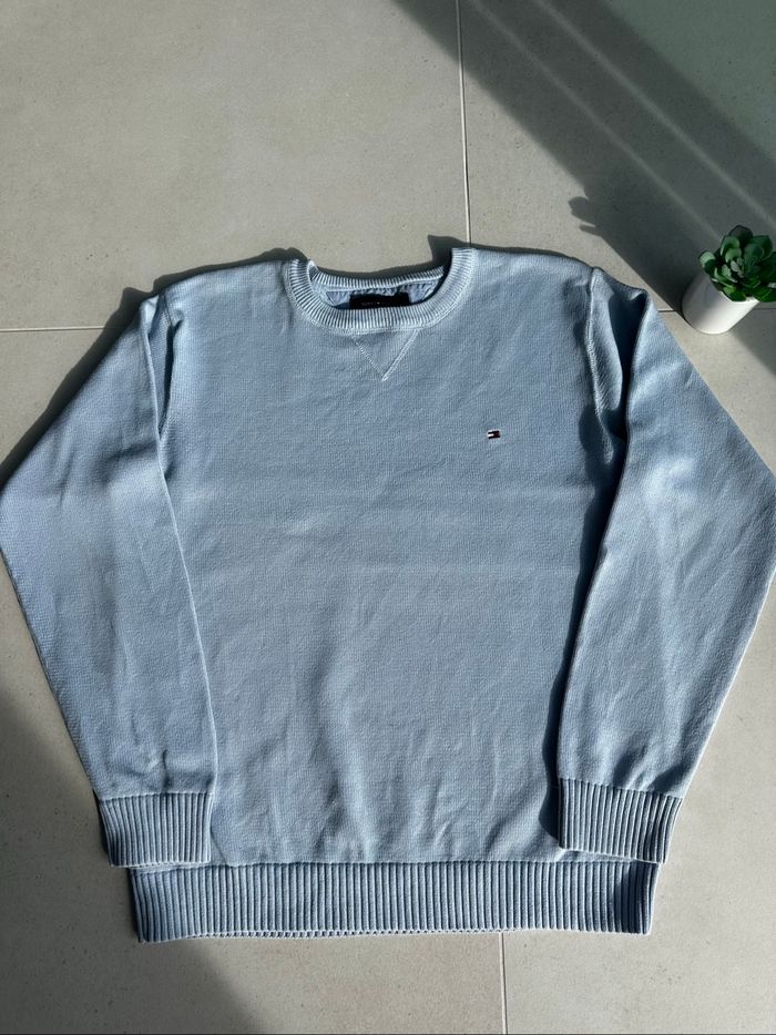 Pull Tommy Hilfiger bleu clair col rond taille XL 👕 - photo numéro 3