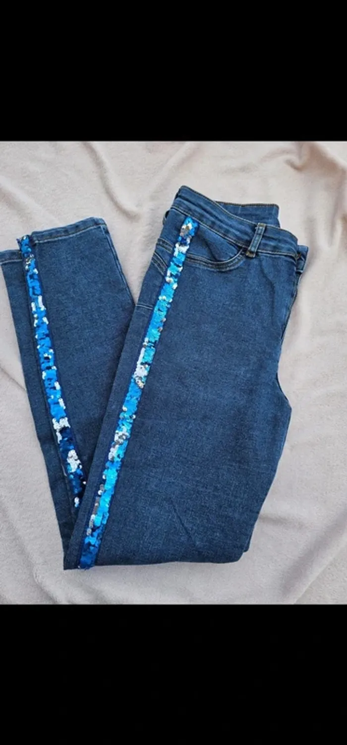 Jean bleu avec. Sequin /femmet taille m - photo numéro 2