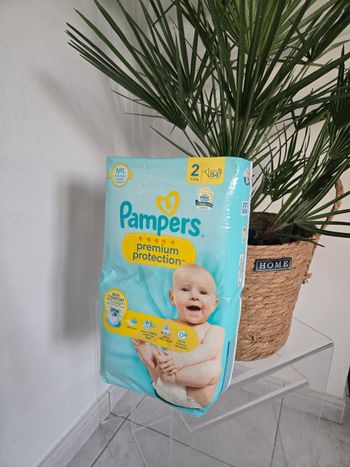 Couches Pampers taille 2