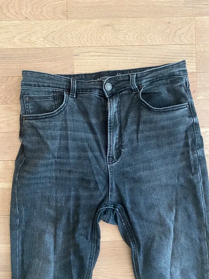 Jeans stradivarius taille haute - photo numéro 2