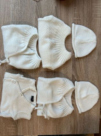 Lot 4 brassière, 2 bonnet