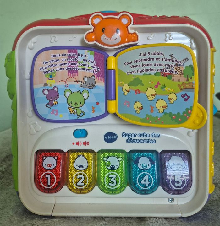 Cube d'activité bébé