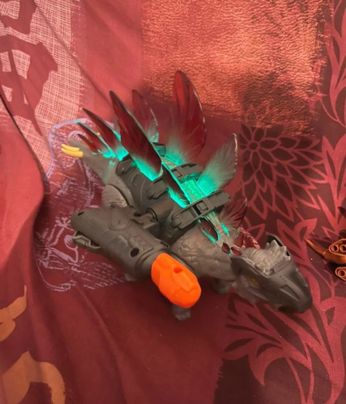 Dinosaure sonore et lumineux