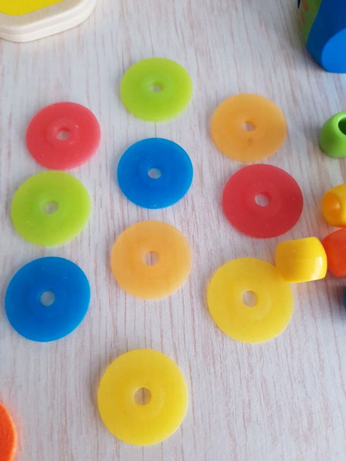 Lacing peacock jeu de laçage en bois Hape - photo numéro 14