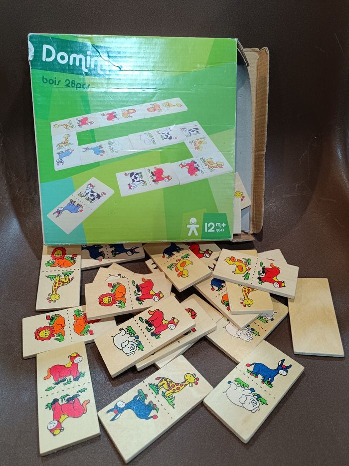 Boite dominos en bois.  Animaux