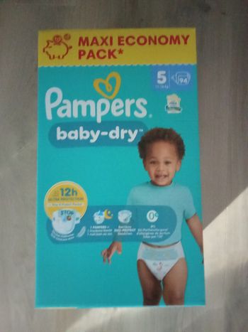 Couches Pampers taille 5