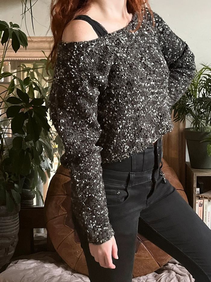 Pull crop en maille épaulés dénudées - noir, gris et blanc - photo numéro 8