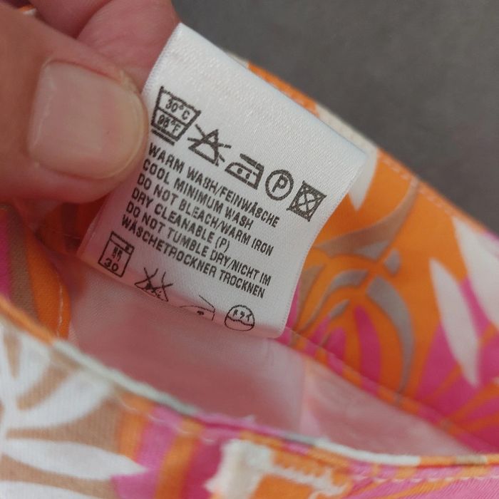 Dos nu et jupe imprimé rose orange escada sport - photo numéro 12
