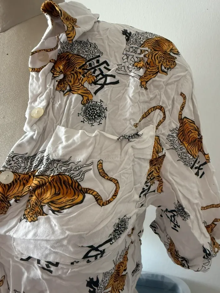 Chemise Cropped Blanche Imprimé Tigres & Caractères Japonais - Bershka - Taille S - photo numéro 3