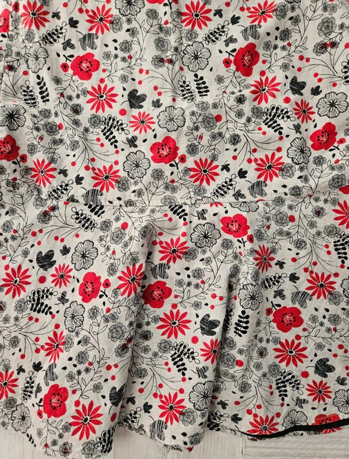 Robe fleurie 8 ans - photo numéro 2