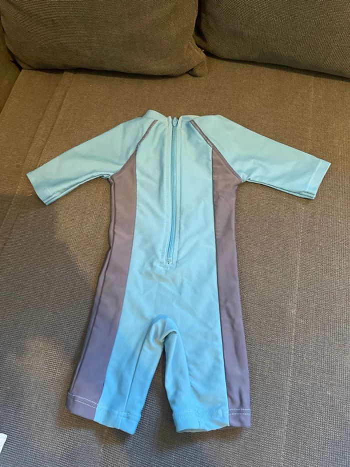 Combinaison piscine 6 mois - photo numéro 2