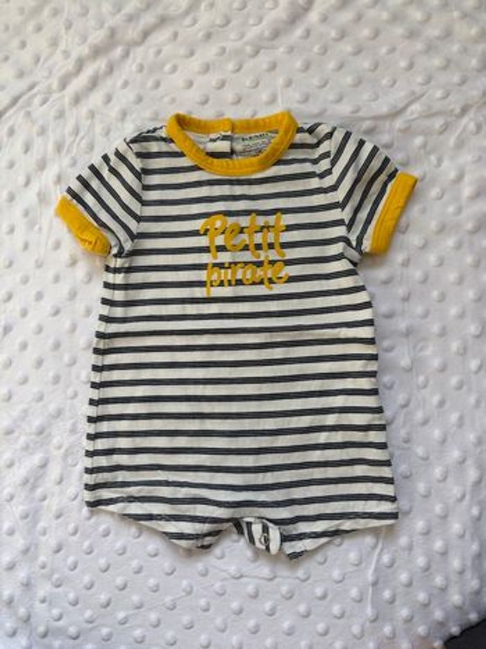 Lot de vêtements bébé un mois - photo numéro 8