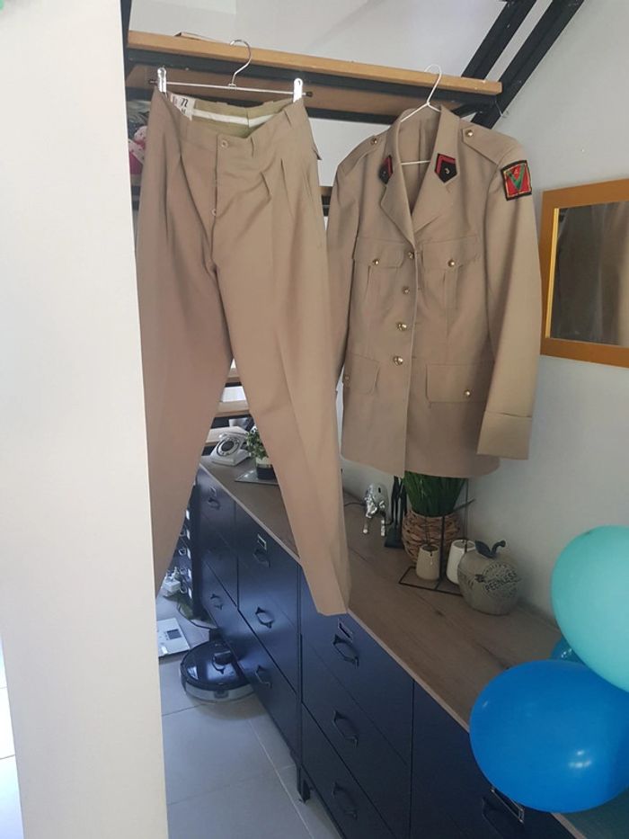Costume militaire