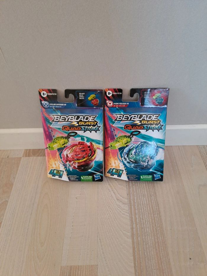 Lot 2 toupies Beyblade Burst Quad Strike neuves