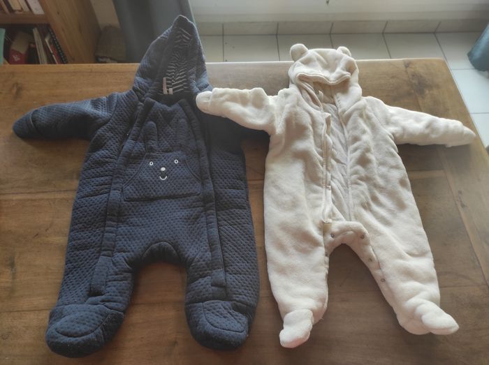 Lot 2 combinaisons hiver 3 mois