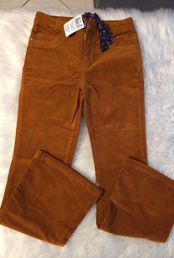 Neuf (non porté)🏷🥰😍 SUPERBE pantalon velours 9ans fille 😍🥰🤩